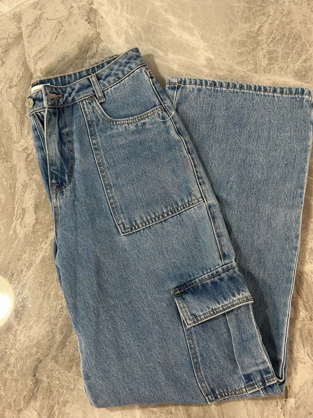 Forever 21 Mid-Rise Cargo Jeans - Picture 7 of 7
